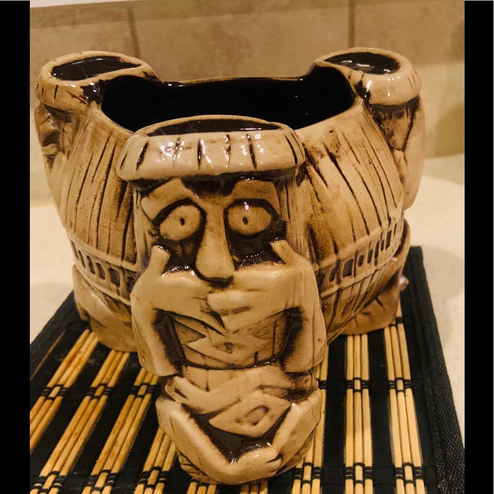 Disney World’s TRADER SAM'S Grog Grotto "UH-OA"